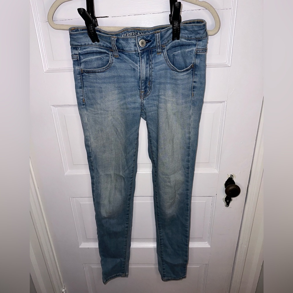 American Eagle Low Rise Light Wash Jeggings | Size: 4